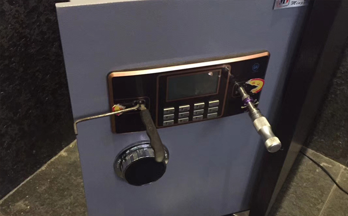 各類品牌保險柜維修開鎖